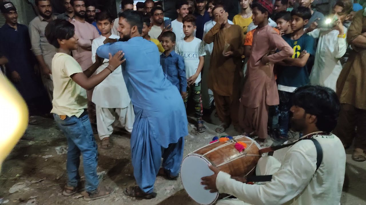 full mast balochi dance full 109 Wala dance in Karachi