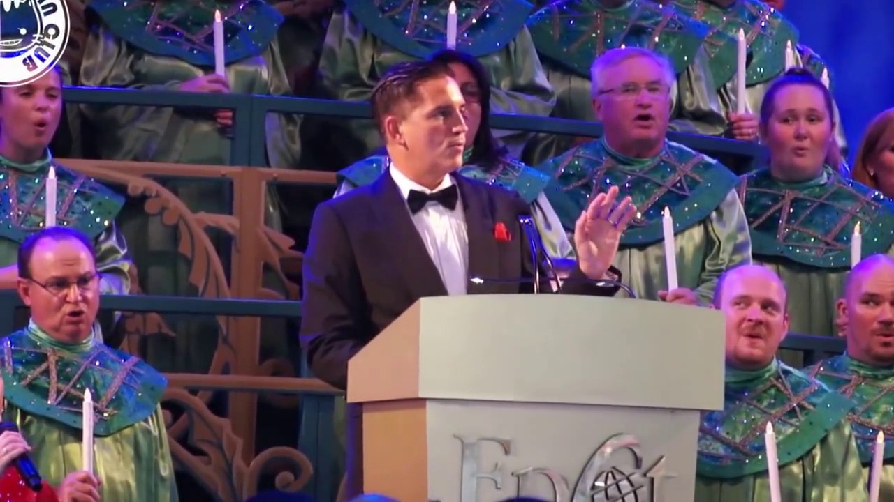 [JC喵字幕组]Disney Candlelight Processional 2016 narrated by Jim Caviezel funny part