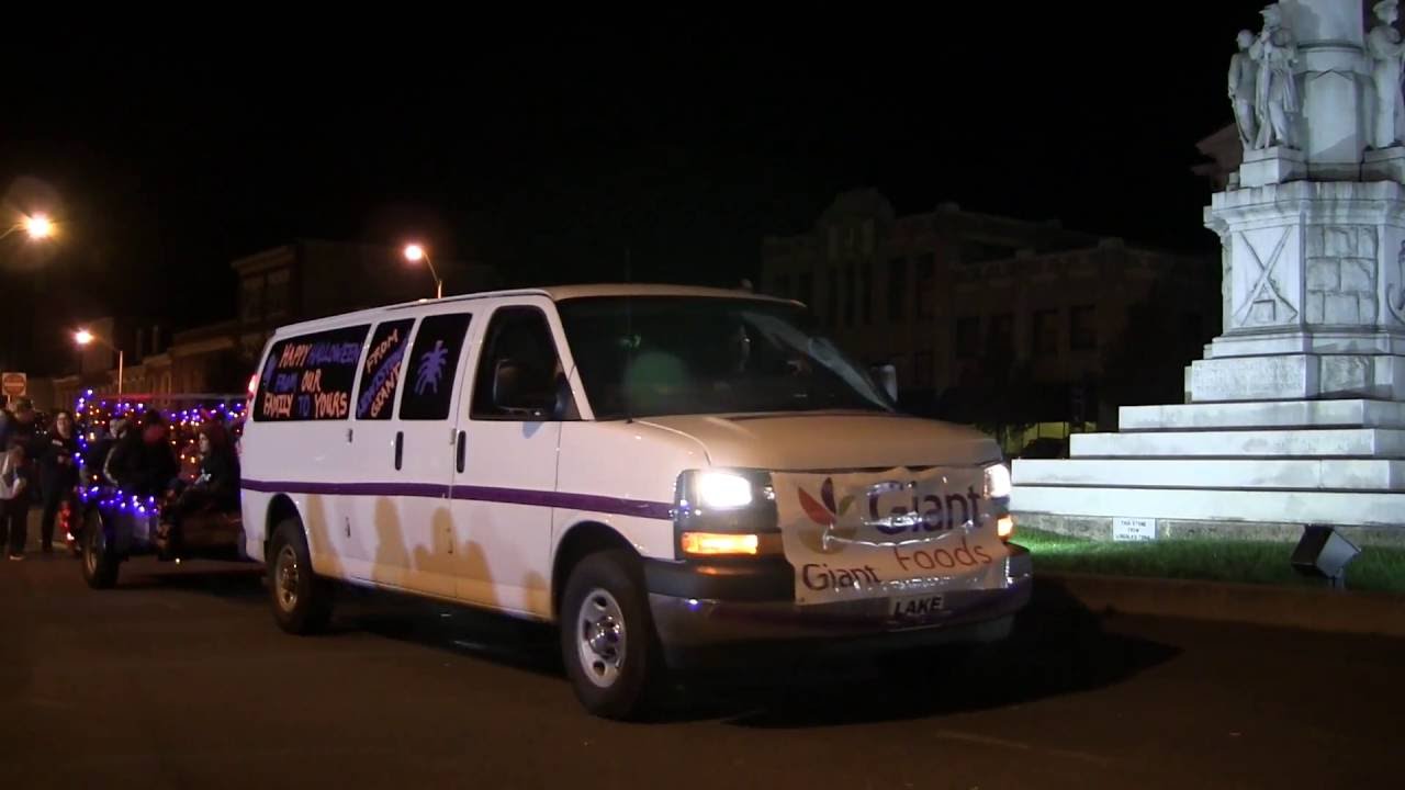 Lewistown Halloween Parade 2016