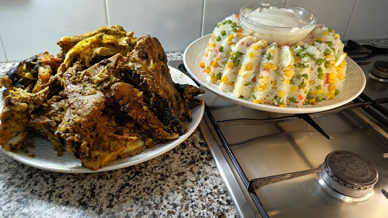 Ras lhawli mbakhar / Cabeza de cordero al vapor