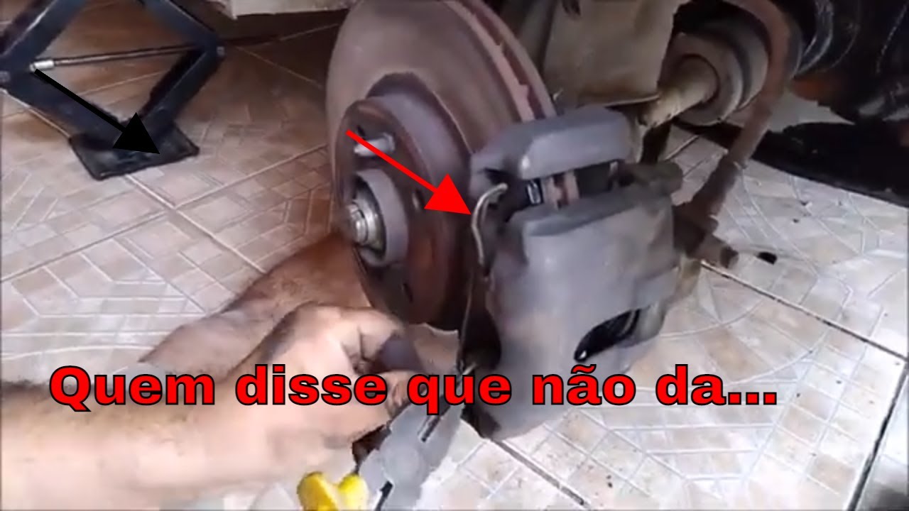 Trocando pastilhas de freio da Fiat doblo 2007 (quem disse que não dá).