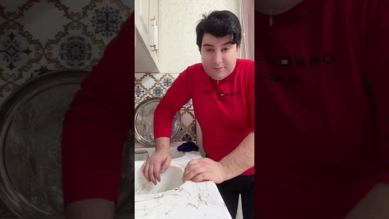 Baboşun üzü səpib yandı,təcili həkimə zəng vurdu🫨