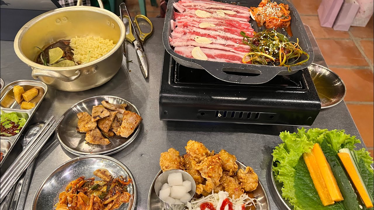 🎆DL3: Cuối năm ăn đồ nướng Hàn Quốc 🇰🇷 Pacho Pocha và xem pháo hoa 🎇ở Đà Lạt cùng Levy Lewi. HPNY!!