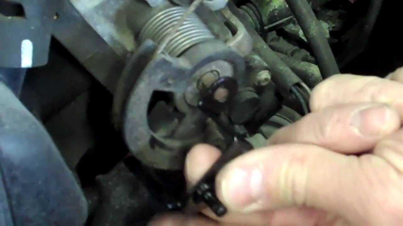 Connecting Cruise Control Cable to Throttle in 2003-2004 Pontiac Vibe, Toyota Carolla, and Matrix