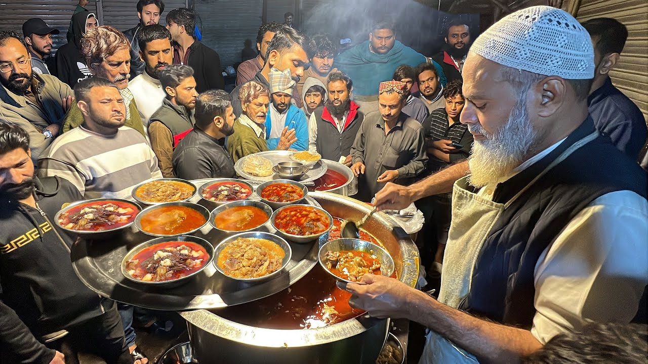 Early Morning Lahori Nashta | Nasir Bong Paye Lahore | Best Pakistani Street Food in Lahore