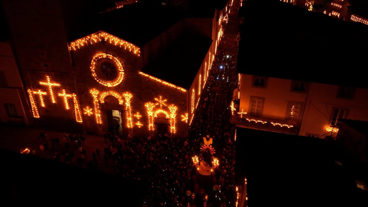 La Triennale del Gesù Morto illumina di fede e tradizione il Venerdì Santo di Camaiore
