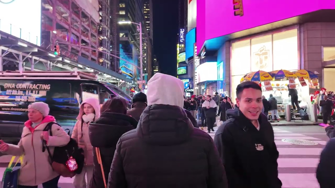 NYC Christmas Vibes ✨ Times Square, 7th Avenue, Upper East Side, Flushing