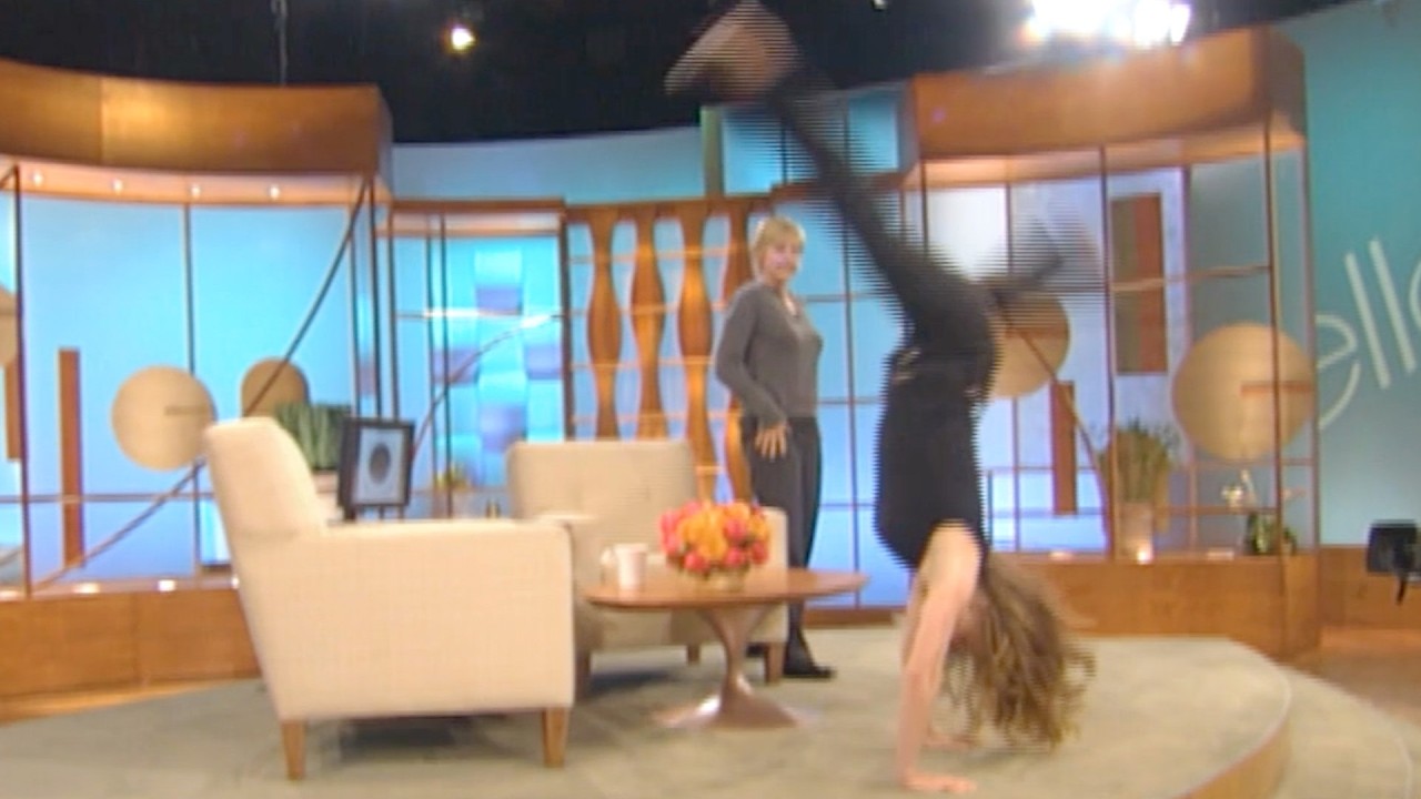 Elisabeth Shue’s Wild Gymnastics Trick Goes Wrong?!