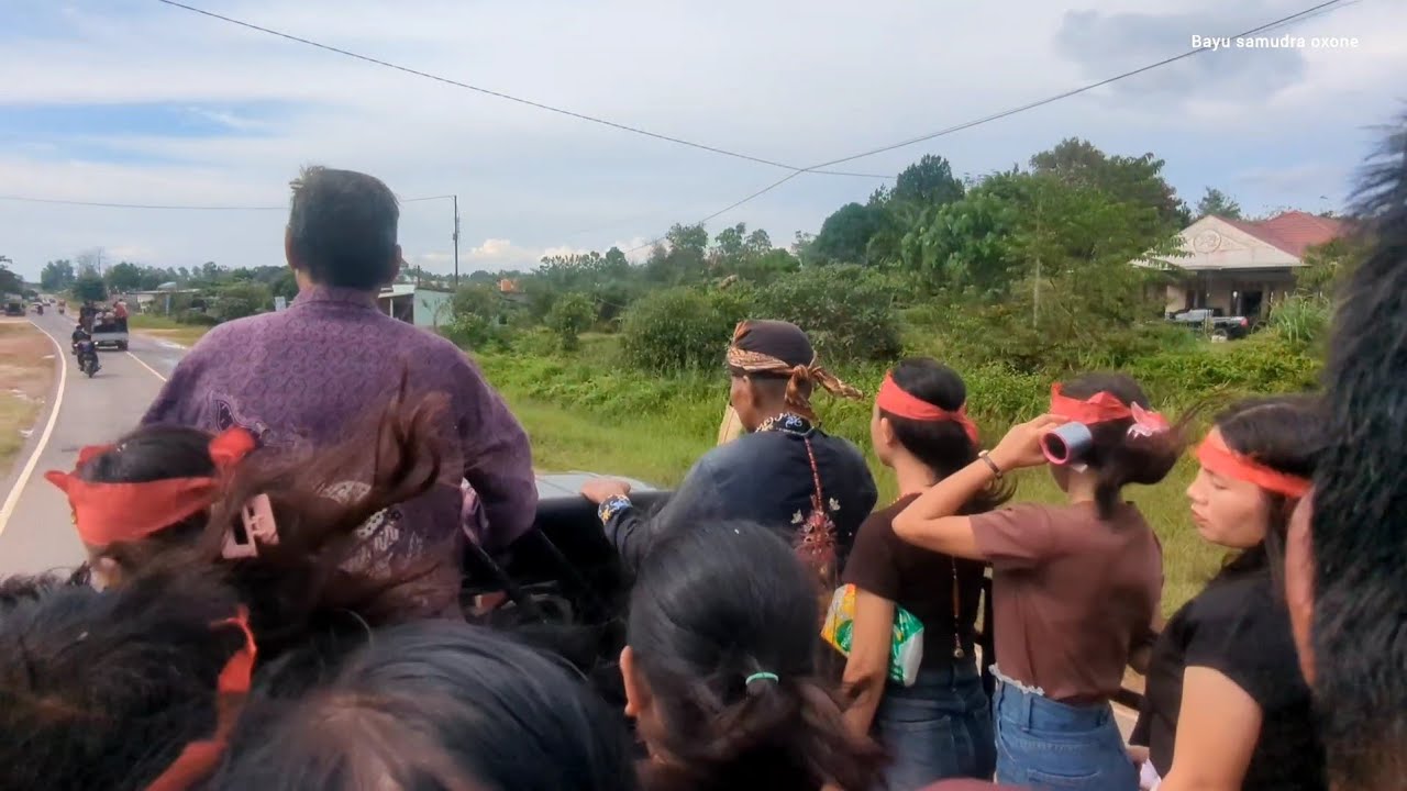 Detik-detik, kerasukan, roh leluruh, suku dayak, upacara ritual menyanggar SMKN1 TELAWANG, 