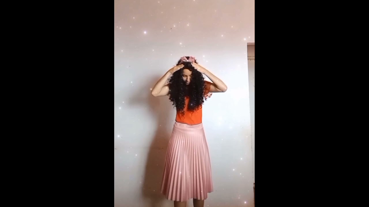 coreografia do hino ao unico - ovelhinha Dara e a Companhia da Harpinha (santa ceia)