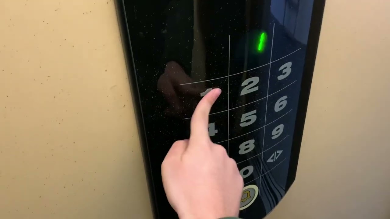 2001 Schindler Smart MRL 001 traction elevator @ Tilanhoitajankaari 17A, Latokartano, Helsinki, FI