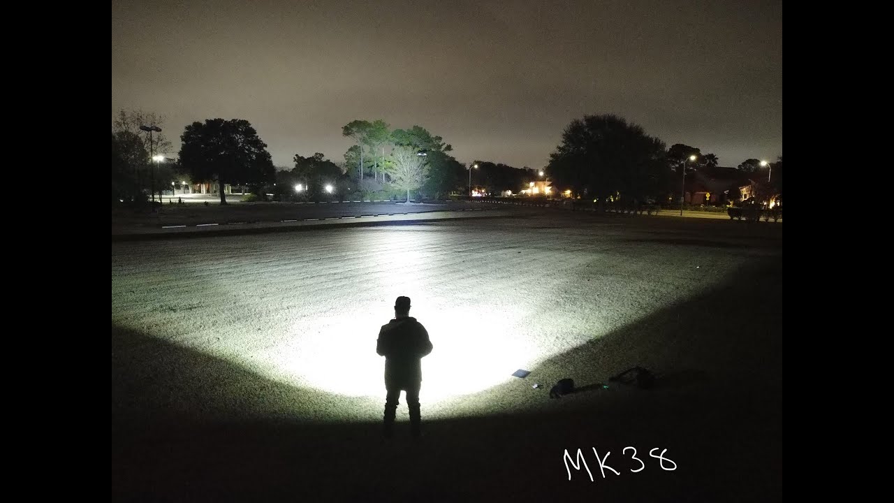 Manker MK38 Flashlight Walkaround.