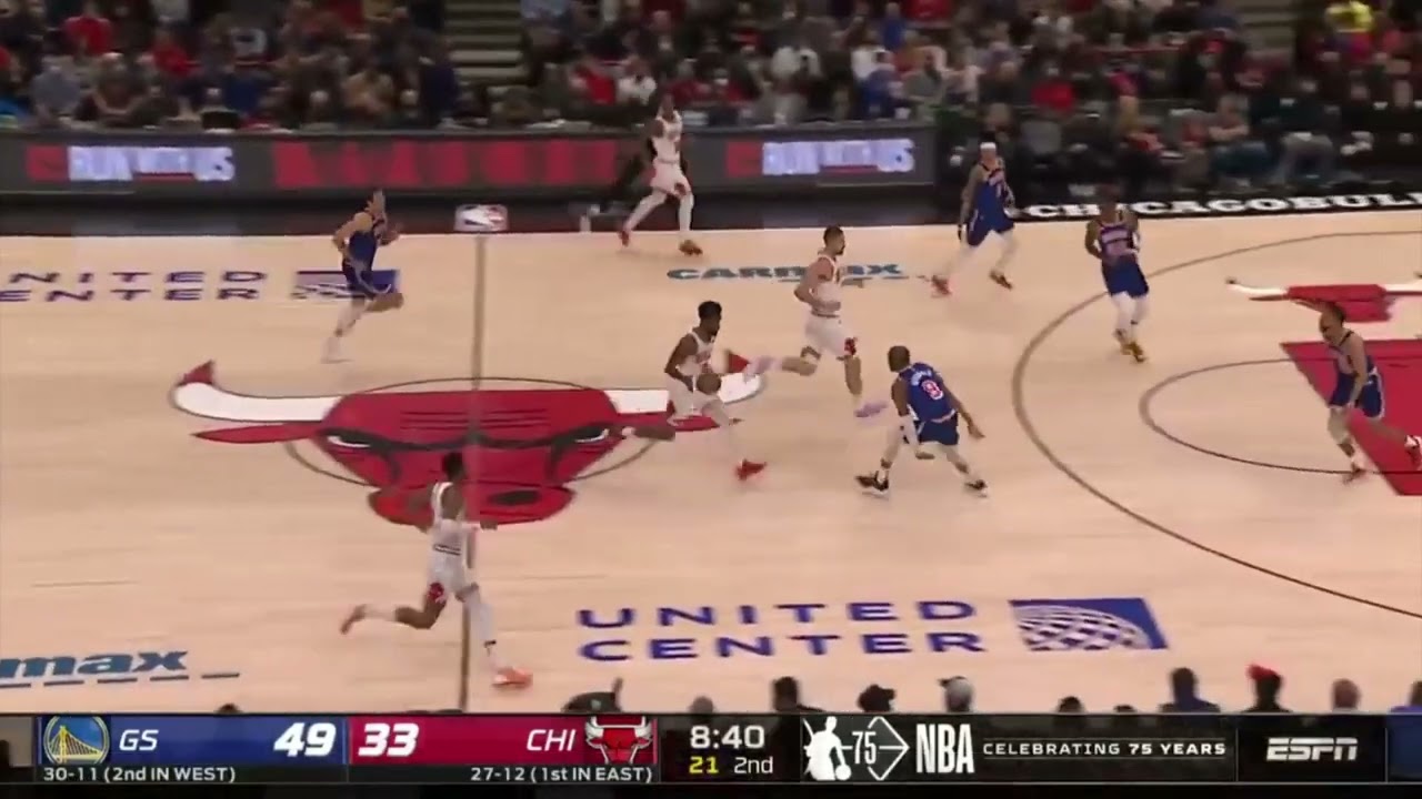 Andre Iguodala Splits the Defender with this Behind-the-Back Bounce Pass