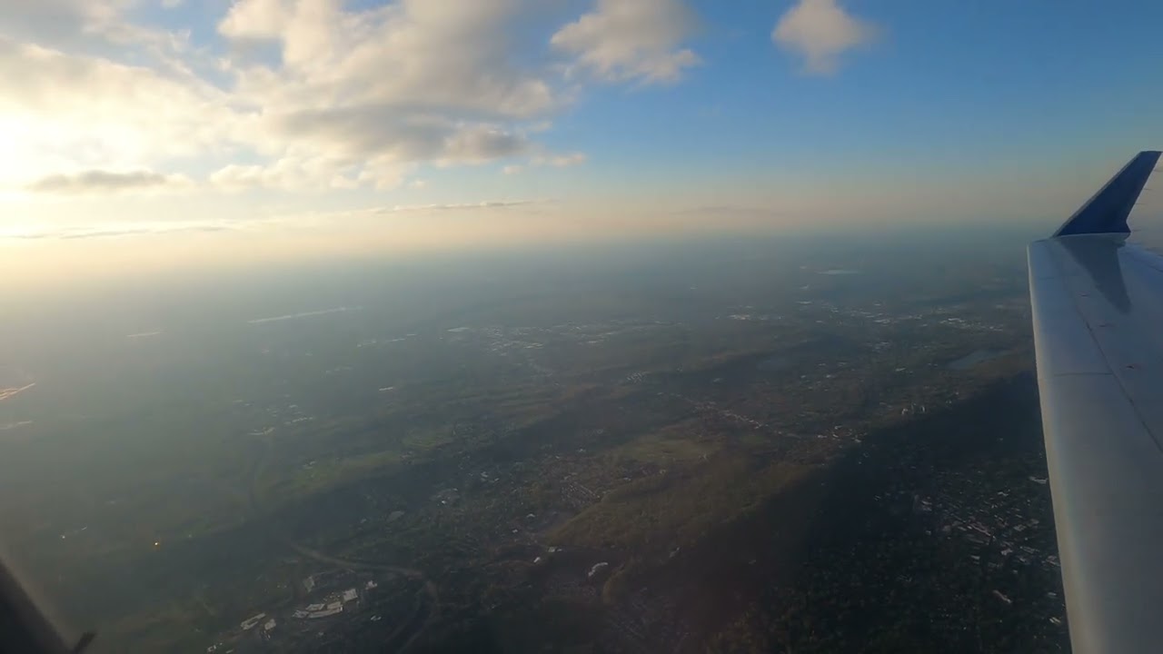 United Airlines Flight 4412 by GoJet EWR to PHL Takeoff runway 4-L Epic view of NYC