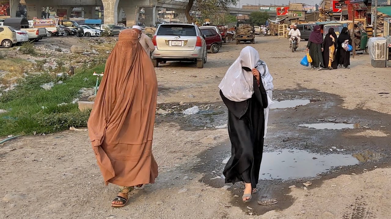 🇵🇰 Karkhano Market Peshawar, Pakistan - 4K Walking Tour & Captions