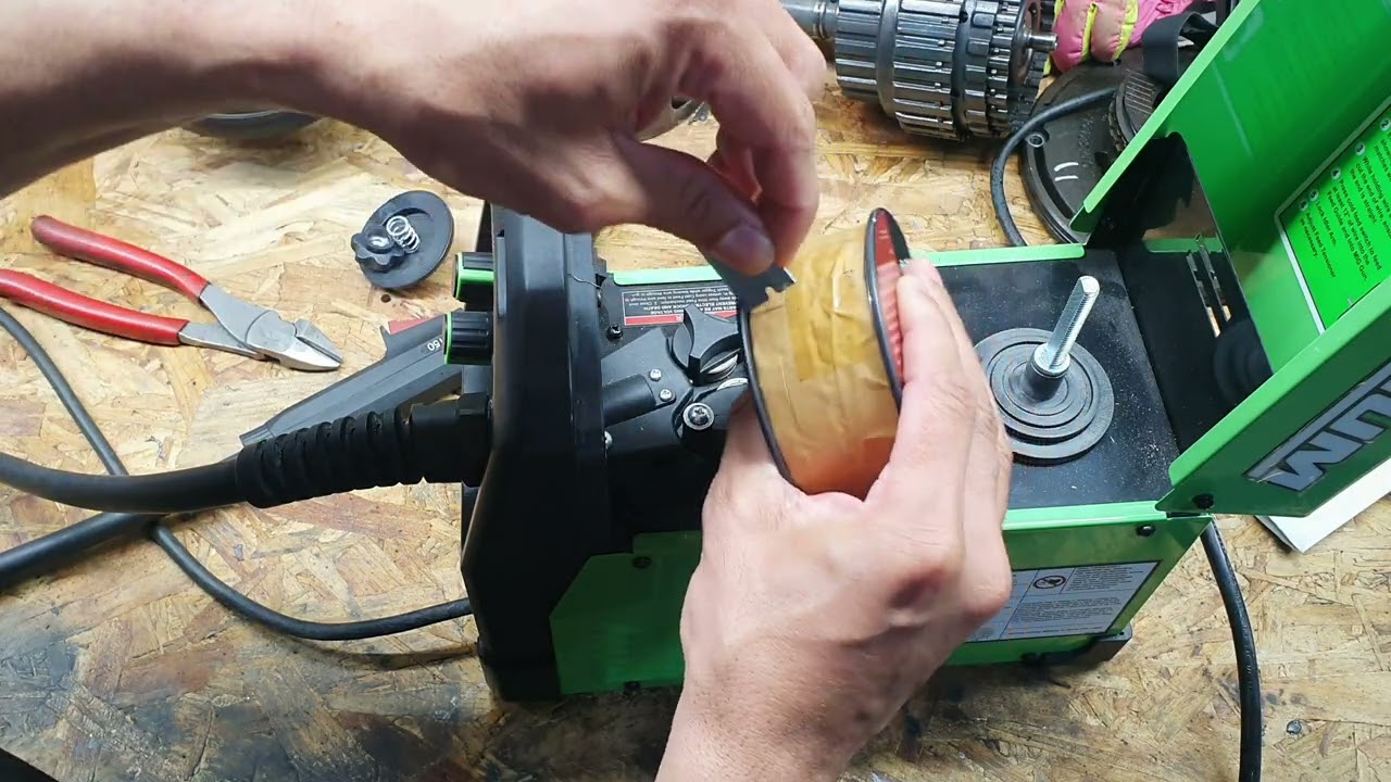 how to: welding wire spool change on harbor freight titanium flux 125 welder.
