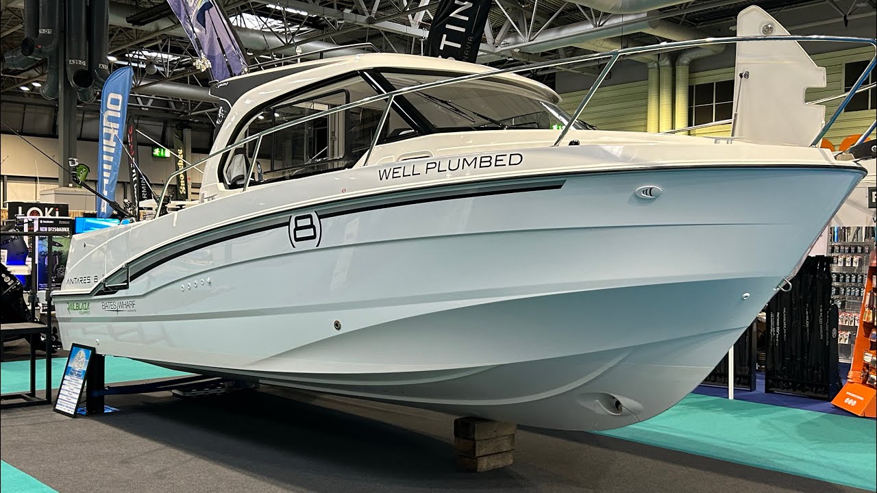 Beneteau Antares 8 (Fishing) 2023 | Sea trial | V6 225 Mercury Outboard