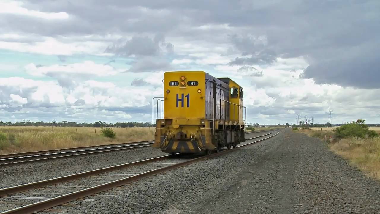 Pacific National H1 Diesel Locomotive At Gheringhap Loop (8/12/2009) - PoathTV Australian Trains