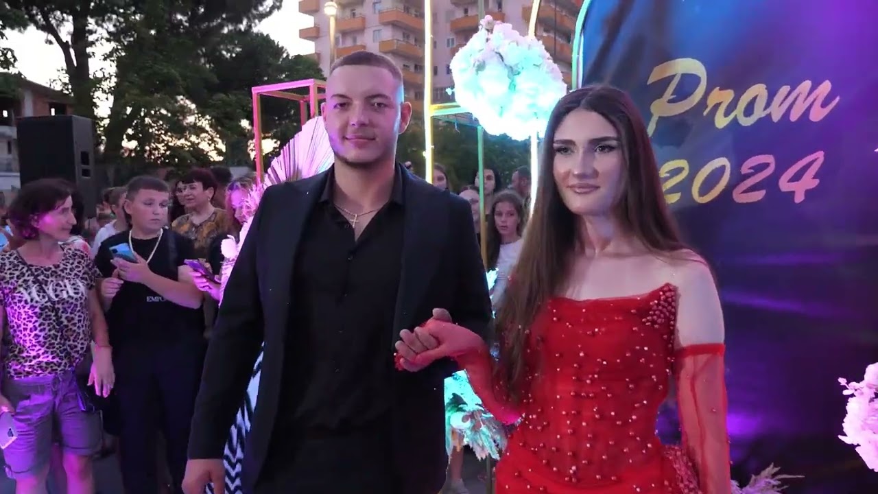 Matura 2024 Divjake  ( Çiftet me te Bukur ne Mbremjen e Matures )