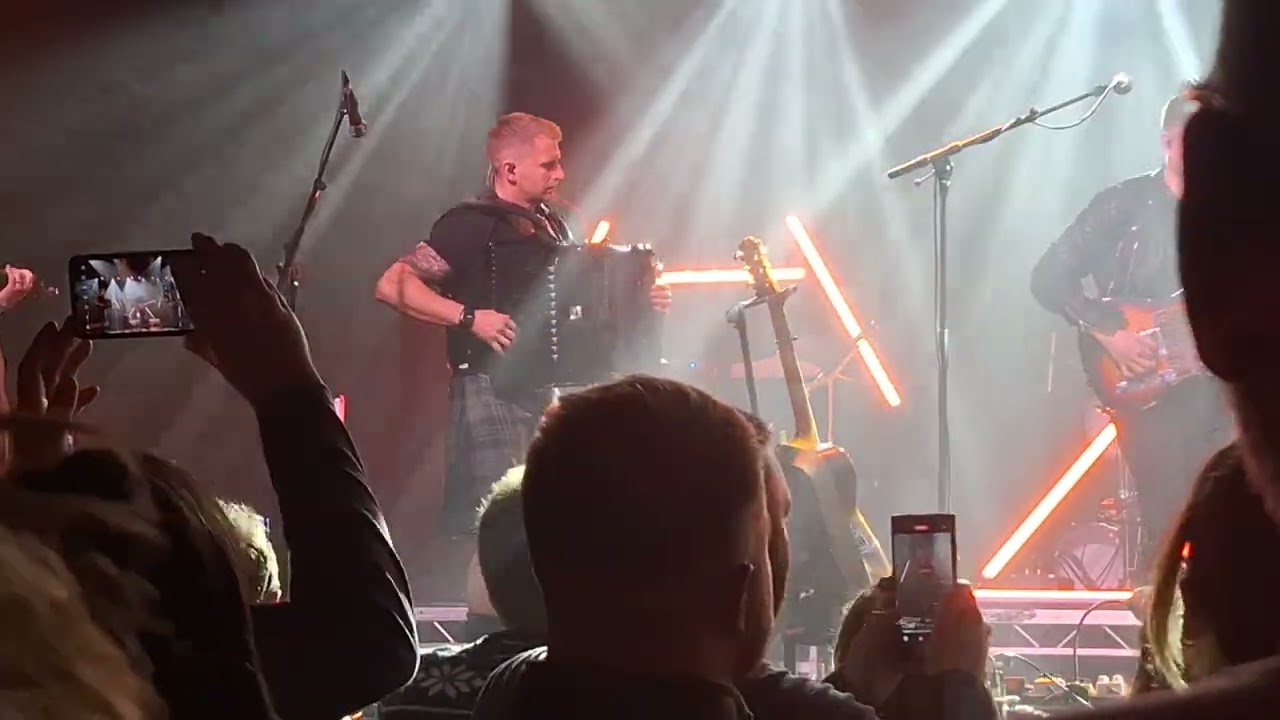 Skerryvore opening song at the 02 Academy Edinburgh