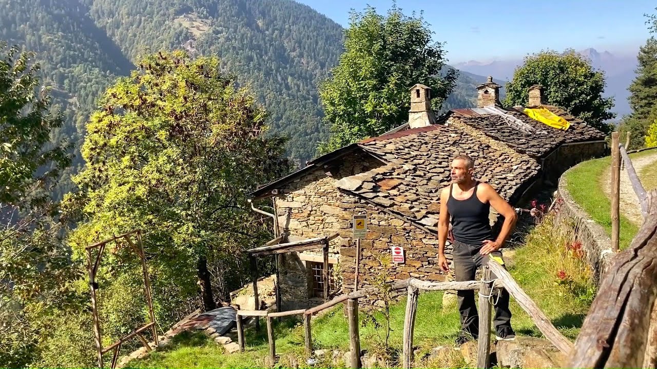 Ep.114 – Autunno in baita – Costruisco muro a secco per fossa biologica – Paesaggio - Natura - Relax
