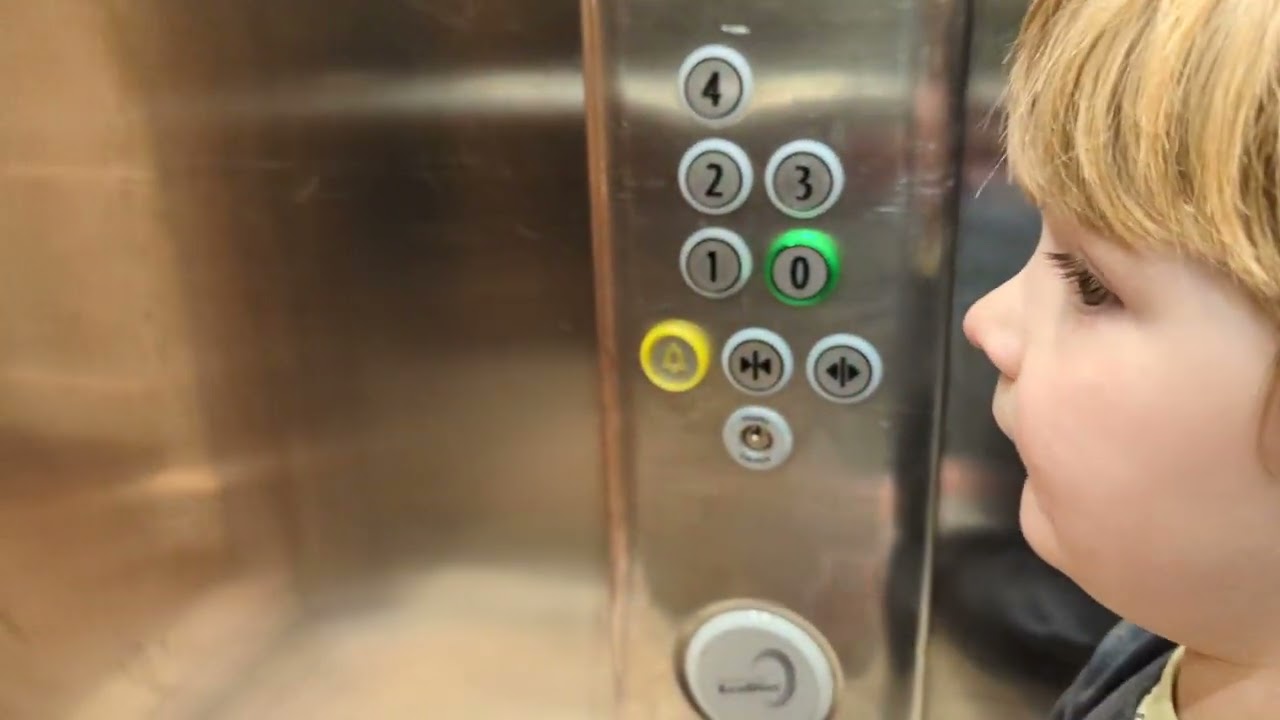 Lift at Center Parcs Plaza - Woburn Forest