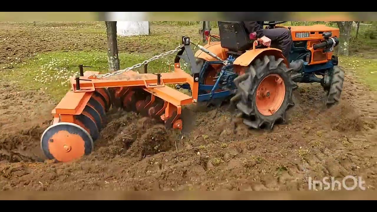Trabalhando com o Trator #kubota  #vidanaroça #agriculturafamiliar