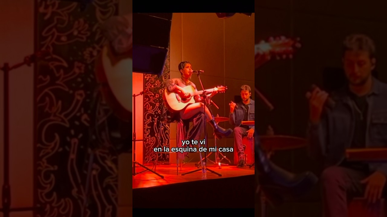 Esa noche en acústico 💖 ¿dónde les gustaría que tenga un show?🎸
