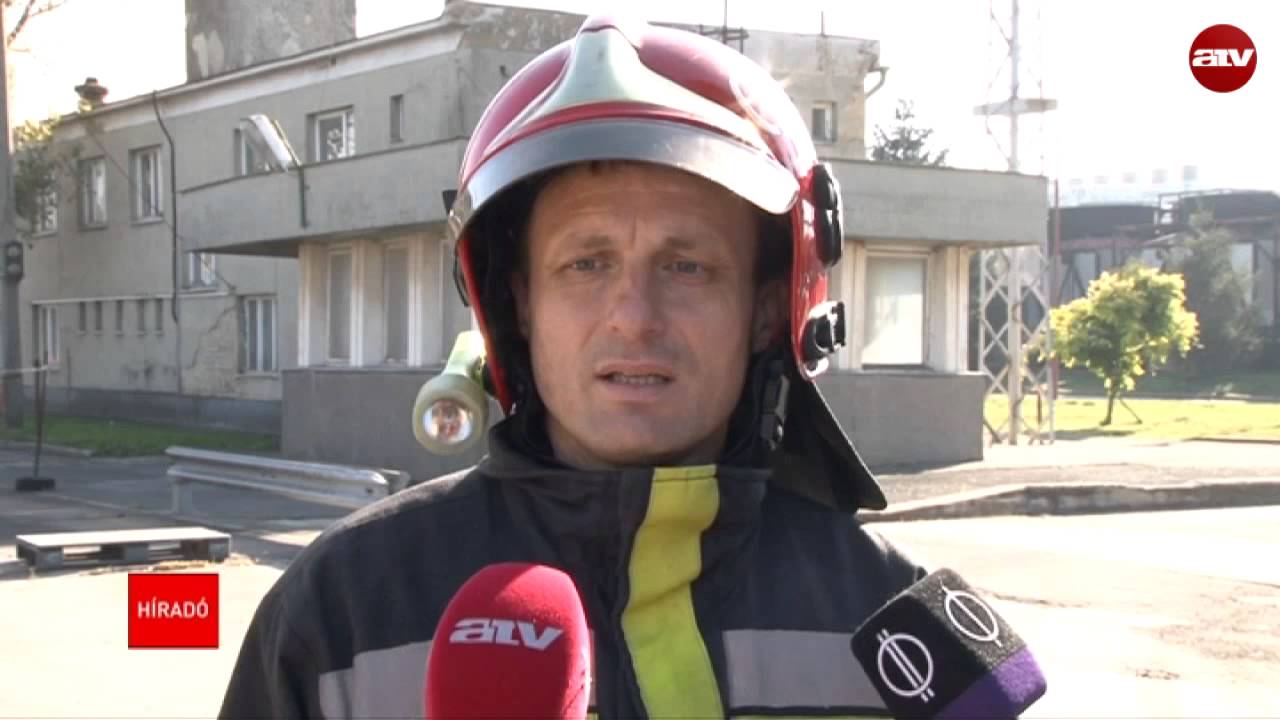 Egész nap tarthat az oltás a győri raktártűznél
