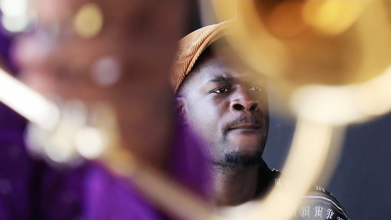 Pink Flamingo aka Varnish La Piscine et le Gangbé Brass Band composent ensemble: épisode 2/4