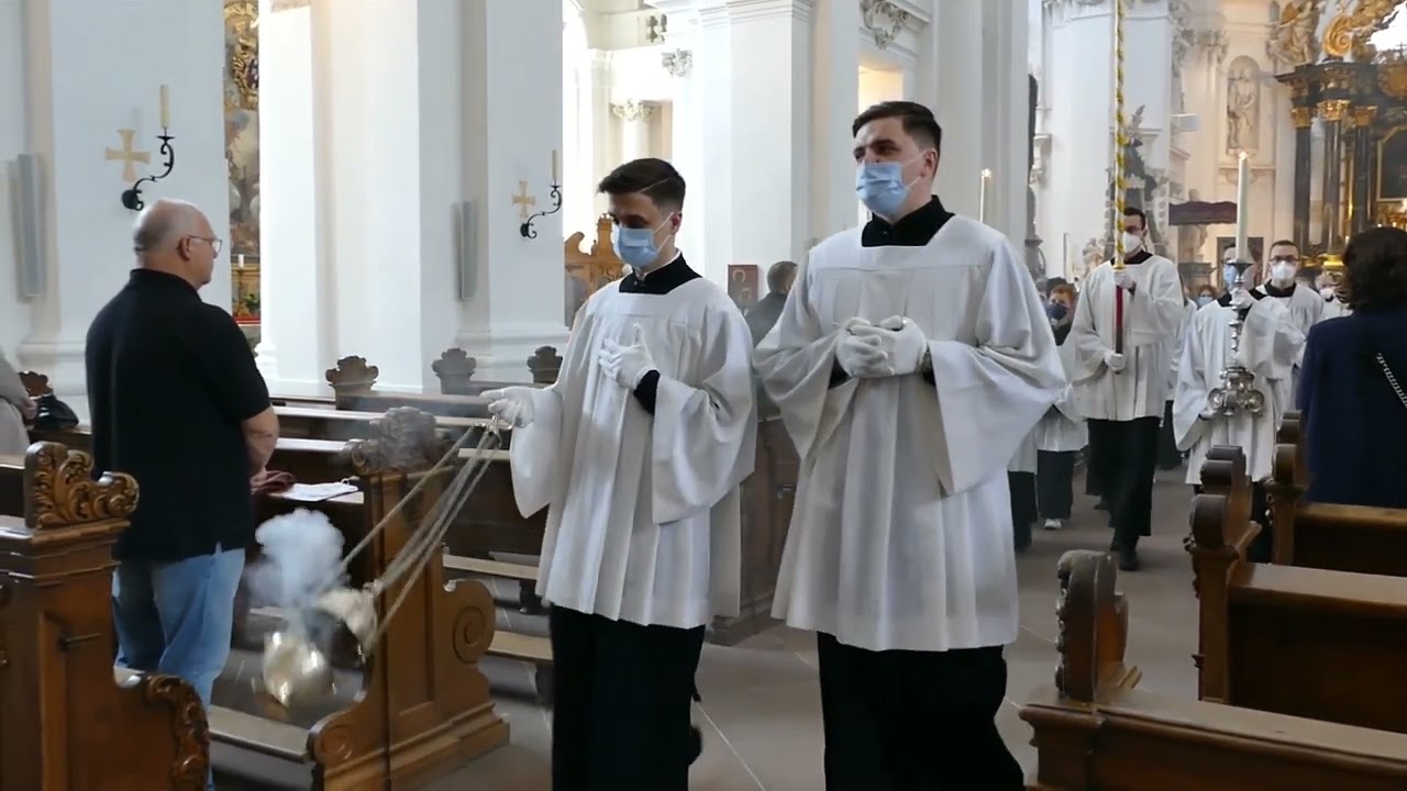 Auszug Diakonweihe im Fuldaer Dom