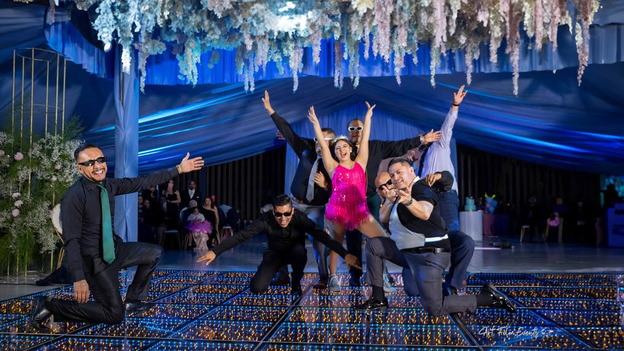 El mejor baile sorpresa con los tíos en sus XV