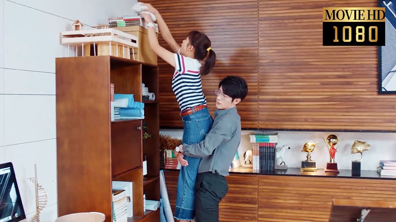 💌【Full Movie】灰姑娘拿不到櫃子頂部的東西，霸總將她舉了起來，男友力滿滿！|好想和你在一起 Be with You