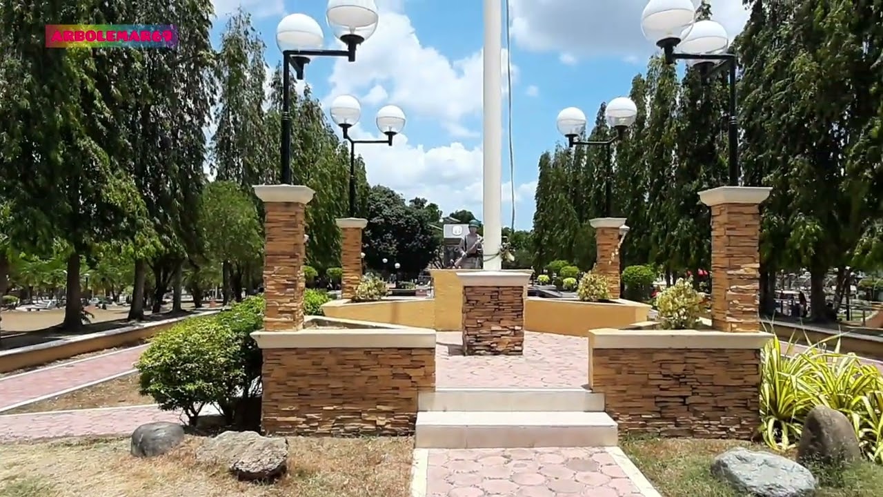 ARBOLEMAR69 in:  Leon Town Plaza - Municipality of Leon  Province of Iloilo