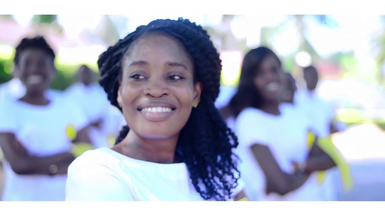 Clip Officiel Ebenezer exécuté par le Choeur de la Gloire -Togo