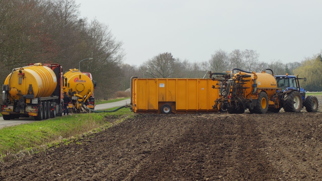 Mest road train Loonbedrijf B. Scheper BV Trekkerweb