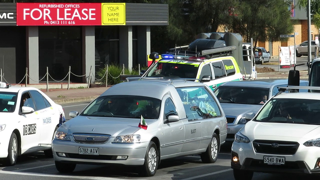 SA Ambulance Service SUV on Cross Rd