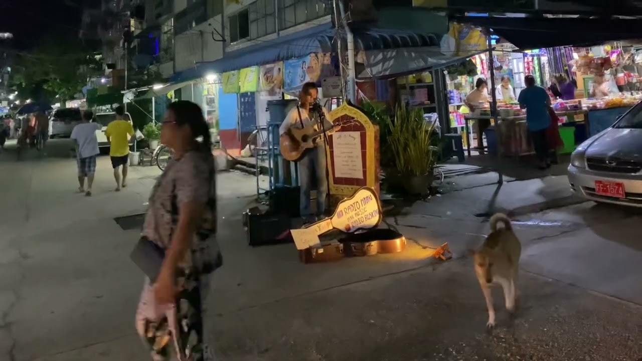 သိပ်သိပ်ချစ်ရတယ်နွဲ့တင်ရယ်  ,ရေး~စိုင်းခမ်းလိတ် ,ဆို~စိုင်းထီးဆိုင်   Covered by Radio