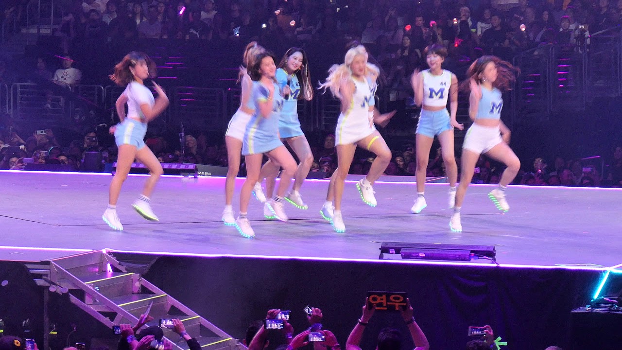180811 fancam kcon la momoland - bboom bboom