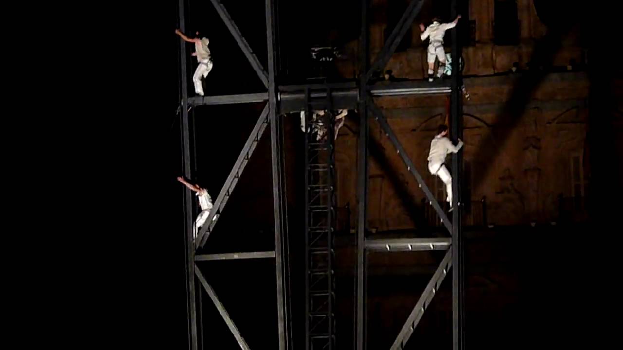 Orbite (Oeff Oeff productions, aerial dance) Salamanca FACYL 2010