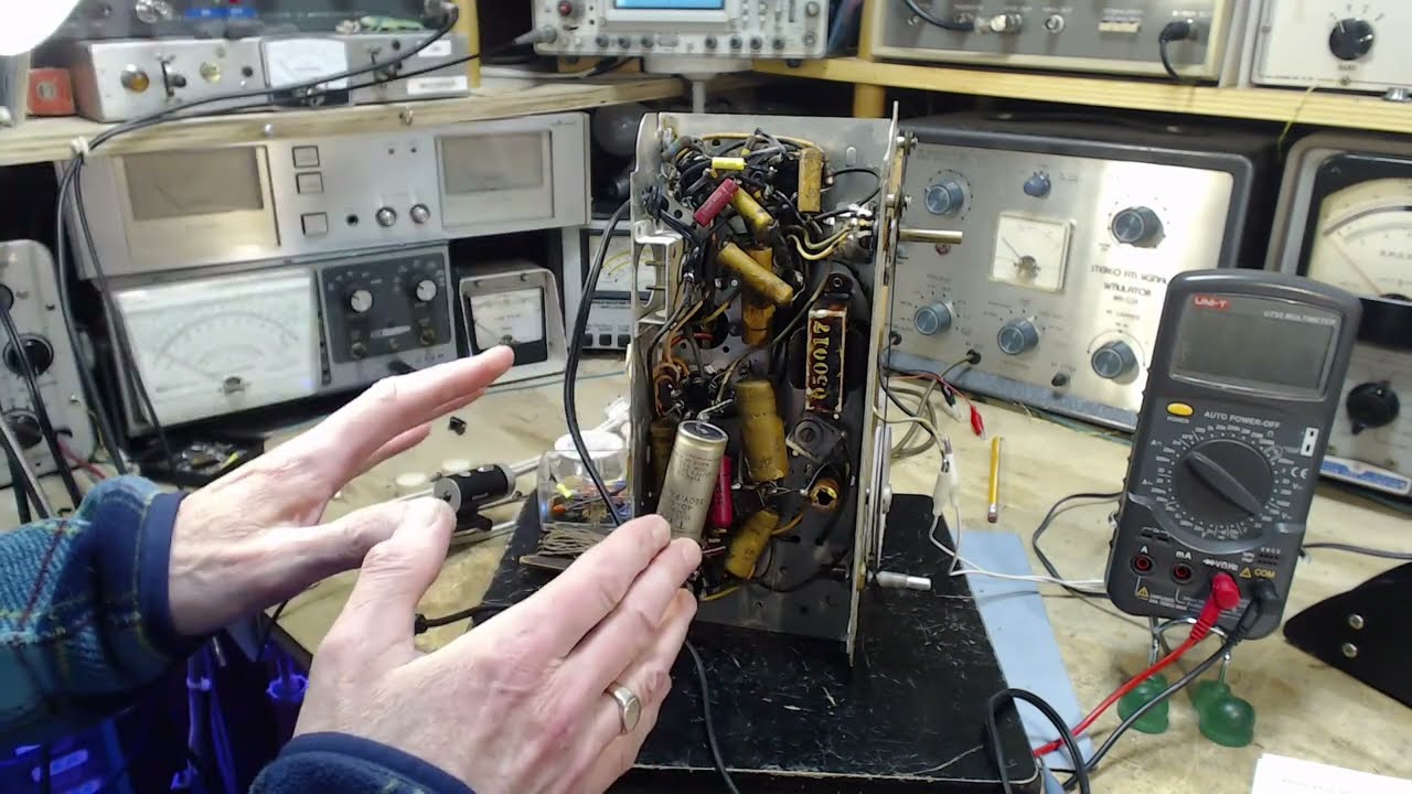 Deforest D556 Five Tube Radio Video #3 - Hot Chassis Jackpot