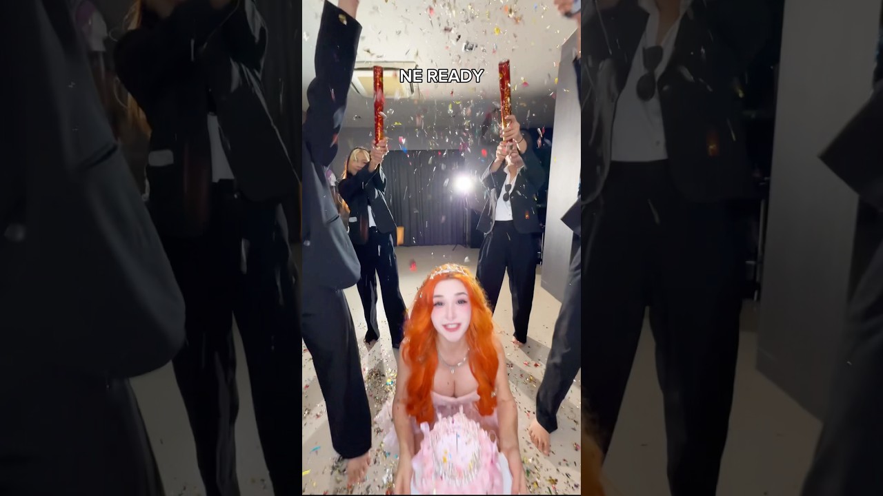 Little behind the scenes 😂🥰😘 #anime #cosplay #birthday