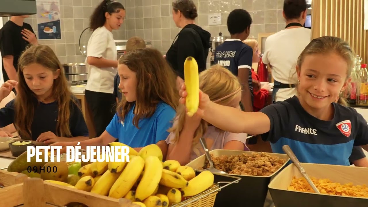 Foot à l'École - Les élèves de Landeronde à la découverte de Clairefontaine