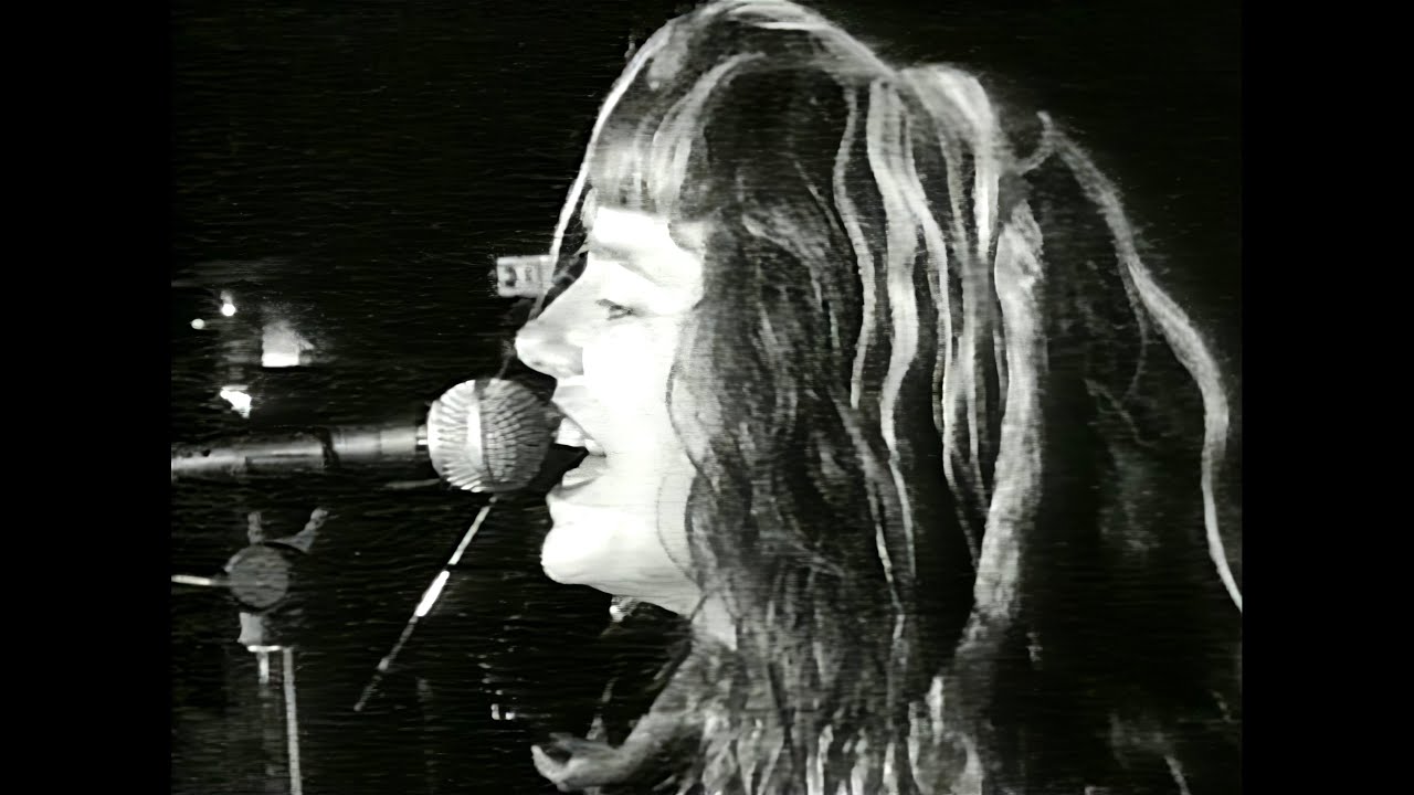 L7 - Everglade (Music Video) (1990s Femme Punk Grunge Heavy Metal) (Donita Sparks) [HQ/HD/4K]