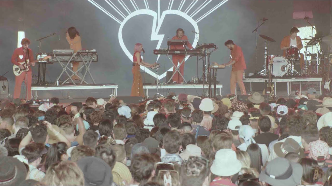 L'Impératrice — Voodoo? (live at Coachella 2022)