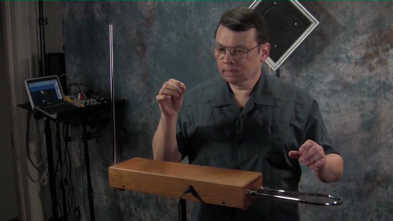 THEREMIN REVIEW: MOOG MUSIC ETHERWAVE STANDARD