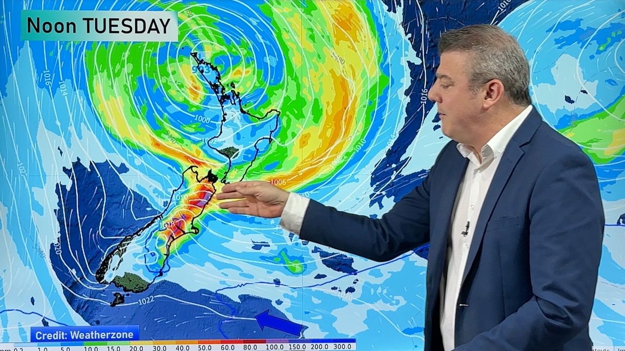NZ: Large low brings rain, downpours & some snow - gets colder as the week progresses