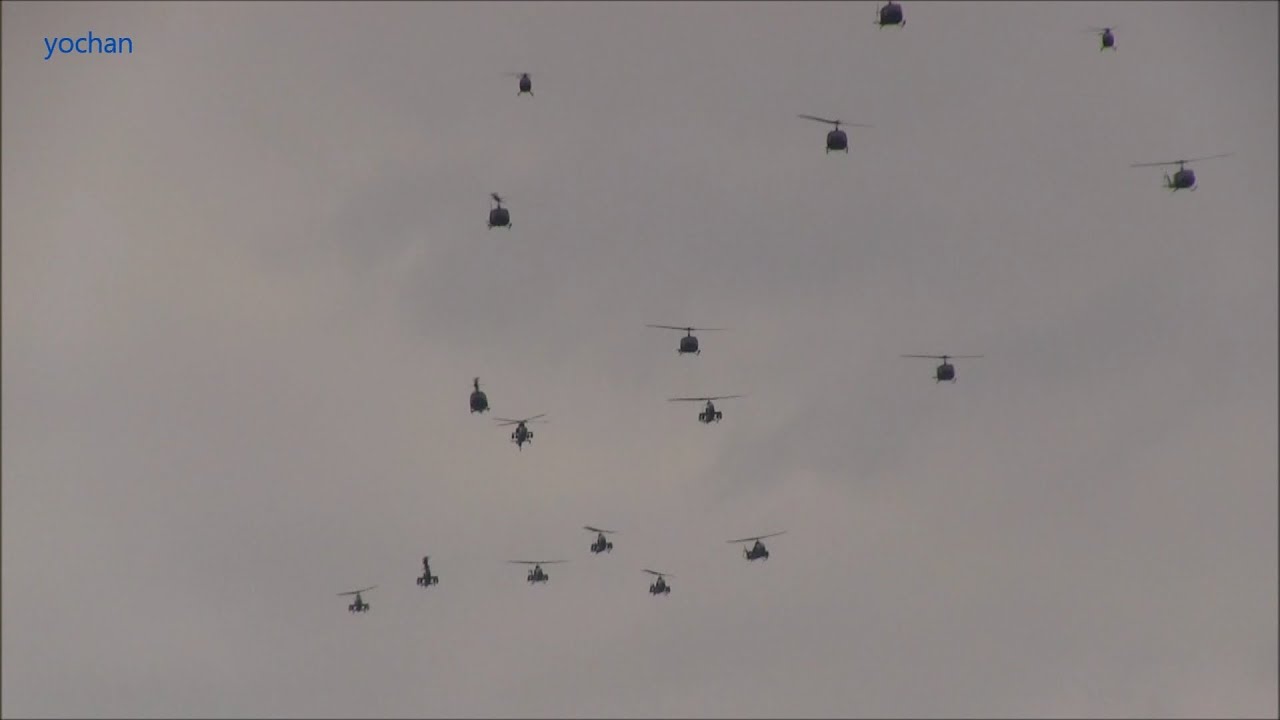 The Helicopter Formation Flying ヘリコプター編隊飛行 東京・立川市