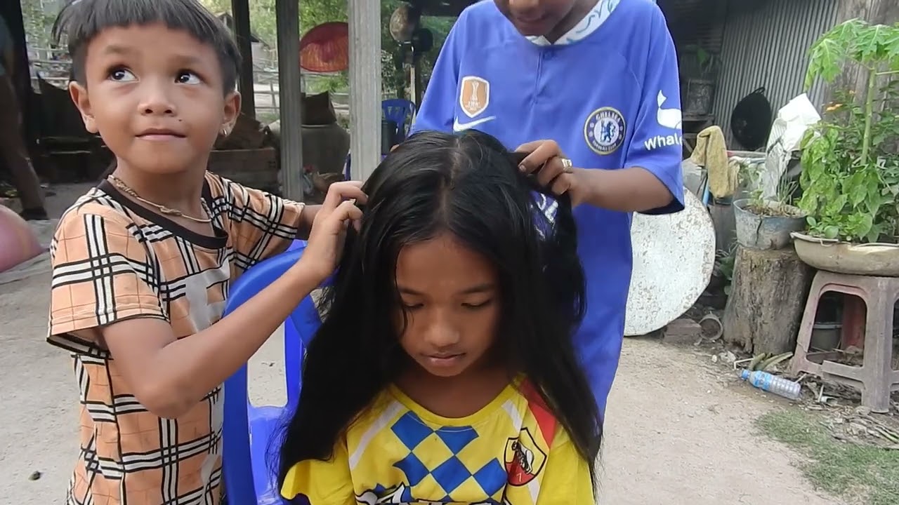 Help poor girl nits picking in long hair33