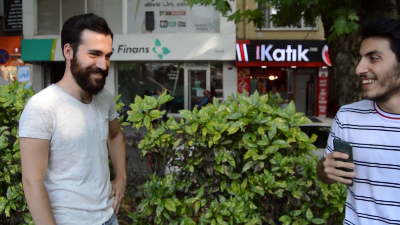 BANA İZMİT&Ccedil;E BİR C&Uuml;MLE S&Ouml;YLE! 🎤 (SOKAK R&Ouml;PORTAJI)